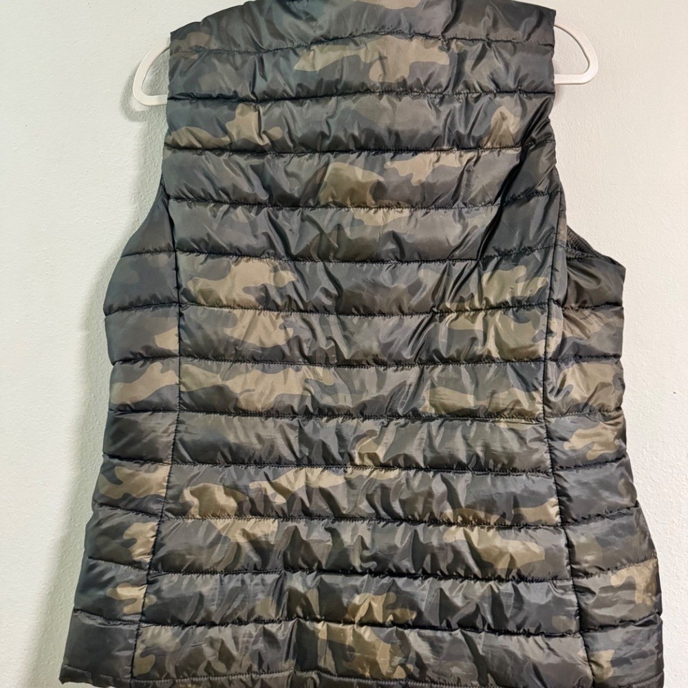 #609 Camo Puffer Vest - Picture 3 of 4